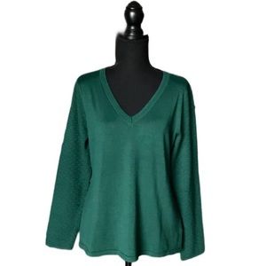 🎀Retrology Medium Size Green V Neck Sweater Top Design On Arms